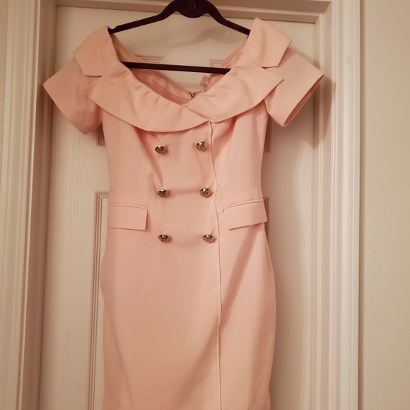Sale! VENUS SIZE 4 DRESS - Picture 2 of 4
